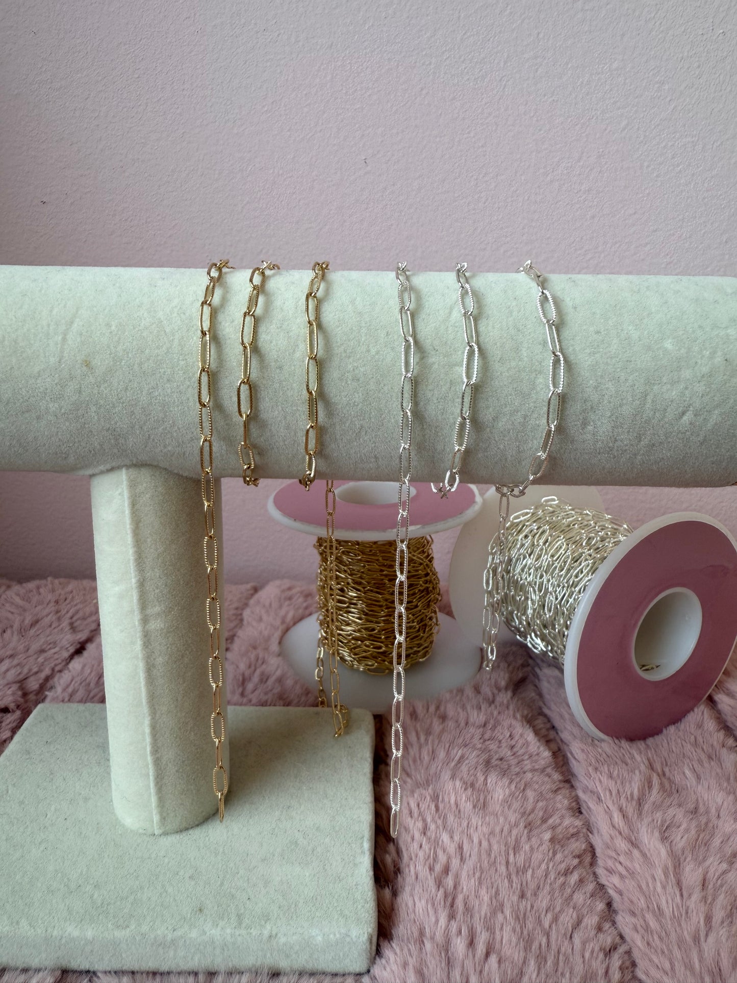Textured Paperclip Chain