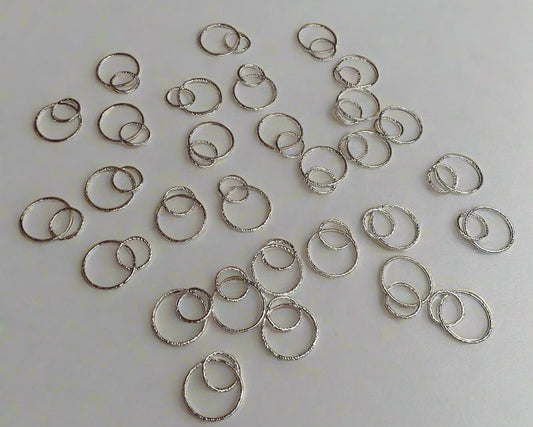 Intertwined Circle Connector